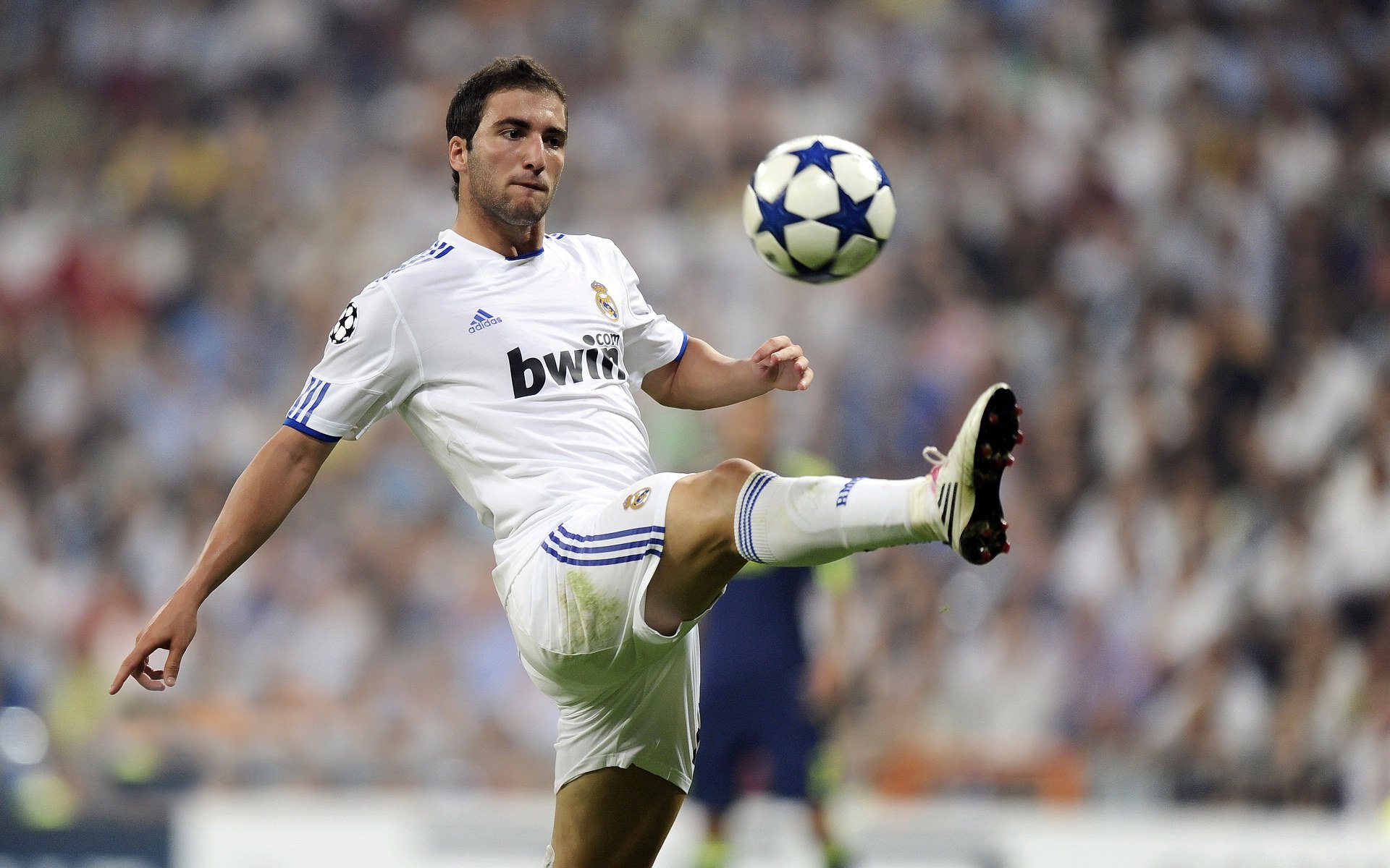 世界杯：决赛黄牛被警方现场控制 打击非法倒票力度升级